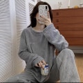 Miniatyrbild 4 av 5: Höst Vinter Dam Koreansk Mode Temperament Korall Fleece Varma Pyjamas Set Tjock Plus Sammet Söt Bekväm Andningsbar Casual Hemmakläder White One Size