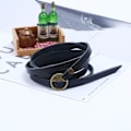 Miniatyrbillede 3 af 5: Fem-Cirkel Pressede Ord Kvæglæder Armbånd Retro Simpel Multi-Cirkel Herre Læder Armbånd Populær Ornament Black Bronze