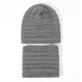 Miniatyrbilde 1 av 9: Hatt- og skjerfsett for menn og kvinner, høst og vinter, nytt utendørs kuldebeskyttende varmt sett med fløyel, strikket hatt og skjerf, 2-delt sett Light gray