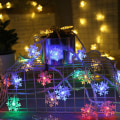 Miniatyrbilde 1 av 6: LED Lyslenke Jule Snøfnugg Fe Lys Hengende Ornamenter Juletrepynt til Hjemmefest Colorful 2M10LEDs