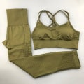 Pikkukuva 8 / 9: Joogasetti Naisten Fitness-vaatteet Urheiluvaatteet Leggingsit Pehmustetut Push-up Rintaliivit red M