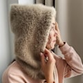 Miniatyrbillede 3 af 11: Western Style Efterår og Vinter Mode Varmt Halstørklæde Halsbeskyttelse Integreret Uldstrikket Hue Kvinder Elegant gray