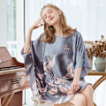 Pikkukuva 1 / 4: Naisten Pyjamat Oloasut Kylpytakit Aamutakit Kotiasu Huivi Yksi Koko Ylellinen Tyyli Polyesteri Yöasut Grey