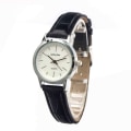 Miniatyrbillede 1 af 5: Quartz Ur Gaveur Mode Bælte Samme Stil Herre- og Dameur Studenterur Billigt Parur Par Women's white surface black ribbon