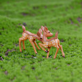 Miniatyrbillede 4 af 5: 2 STK Kunstige Mini Sika Hjorte Giraf Eventyrhave Miniaturer Nisser Mos Terrarier Resin Håndværk Figurer Boligdekoration Default Title