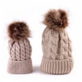 Pikkukuva 2 / 9: Luova uusi syksyn ja talven villi turkispallo lämmin äiti-vauva vanhempi-lapsi neulottu hattu Khaki Adjustable