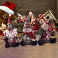 Miniatyrbilde 2 av 11: Juledukker Julenissen Snømann Elg Leker Julefigurer Rød Juletrepynt Juledekorasjoner Til Hjemmet Sitting Snowman