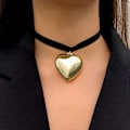 Miniatyrbilde 9 av 11: Goth Svart Fløyel Stort Hjerte Anheng Choker Halskjede for Kvinner Elegant Vev Knute Sløyfe Justerbart Kjede Nyttårs Smykker Waxy Thread Silver