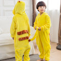 Pikkukuva 3 / 5: Perheen Halloween Cosplay -asu Eläin Keltainen Pyjama Talvi Lämmin Sarjakuva Yöasut Yhteensopivat Asut Äiti Lapset Onesie 1 6T