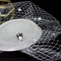 Miniatyrbilde 5 av 8: JM10 Fuglebur Slør Svart Slør Hodebånd Bryllup Fascinator Ansiktslør Sjarmerende Bryllupsslør Hatter Nettmaske Bryllupstilbehør JM10-W