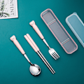 Miniatyrbillede 2 af 5: Keramisk Bordservice Sæt i Rustfrit Stål Tegneserie Børnebordservice Studenter Rejse Bærbart Bordservice Blue three-piece set