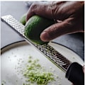 Miniatyrbillede 2 af 4: Citron Zester Rivjern Mikro Rivning Værktøj til Rivning Køkken Gadget til Fint Rivning Chokolade og Mere, Rustfrit Stål, Sort
