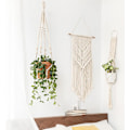 Miniatyrbild 2 av 5: Macrame växt hängare inomhus hängande planter korg med träpärla