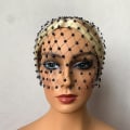 Miniatyrbilde 5 av 5: Fuglebur-slør for bruder, bryllupshodebånd, netting, utdrikningslag