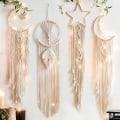 Miniatyrbild 4 av 5: Boho Macrame Drömfångare för Flickrum, Drömfångare med Pom