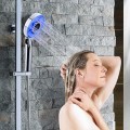 Miniatyrbillede 2 af 3: LED brusehoved 3 farver brusehoved med temperaturvisning badeværelse brusehoved vandbesparende brusehoved badeværelse brusehoved universal