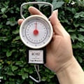 Pikkukuva 4 / 5: Matkalaukkujen ja matkatavaroiden punnitukseen tarkoitettu matkalaukkuvaa'aka. 32 kg:n kapasiteetti.