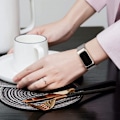 Pikkukuva 5 / 5: Milanese Loop -ranneke Fitbit Charge 5 / 6 - hopea