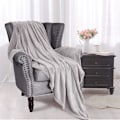 Miniatyrbillede 2 af 3: 150x210cm blød flanel fleece tæppe til sofaer/sofaer/stole/couch - lysegrå, varmt og behageligt