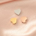 Miniatyrbillede 5 af 5: Øreringe Hjerte 5mm Guld Titanium