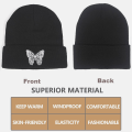 Miniatyrbillede 2 af 4: Sorte hue beanie-hatte til mænd, smilende ansigt broderet akryl bløde vinterhatte til kvinder.