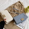 Miniatyrbillede 3 af 5: Quiltet Crossbody Taske Kæde Pung til Kvinder - Klassisk PU Læder S