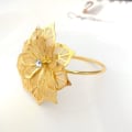 Miniatyrbild 3 av 4: 1 st hotell guld servett spänne mesh blomma servett ring borr blomma
