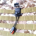 Miniatyrbild 2 av 5: Taktisk utrustningsklämma med nödvisselpipa - Flerfunktionsfäste