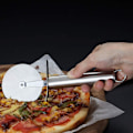 Miniatyrbilde 5 av 5: Pizzahjul, pizzaskjærer i rustfritt stål, superskarp pizzaskjærer med sklisikkert håndtak, deigskjærer, enkel å rengjøre og oppbevare (sølv)