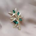 Lyxiga broscher i bambuform för kvinnor