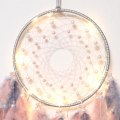 Miniatyrbild 4 av 5: Handgjord belyst fjäder LED drömfångare - bohemisk väggdekoration