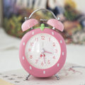 Miniatyrbild 5 av 5: Jordgubbsväckarklocka för barn, söt väckarklocka för tungsovare, högljudd dubbelklocka för sovrumsdekoration, rosa