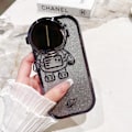Pikkukuva 5 / 7: Astronautti Piilotettu Jalusta Puhelinkotelo iPhone 15 Plus -puhelimelle, Kameran Suoja, Ylellinen Glitteri Bling 6D Galvanoidulla Kirkkaalla Pehmeällä TPU-suojalla A Black