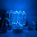 Miniatyrbillede 4 af 7: Qinwei 3D LED-nattelys BTS Sanger Youth League 3D Illusion-lampe Fjernbetjening til fans Soveværelse  Décor --- Style B1（Crack Seat）