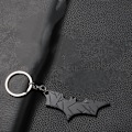 Miniatyrbillede 2 af 3: Sort Batman nøglering vedhæng gave Dark Knight nøglering Batdart nøglering