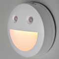 Miniatyrbillede 2 af 8: Smiley Smart Natlampe - Lyssensor + PIR Bevægelsessensor. Natlampe til børn med magnetisk krop, en ny hjemmets must-have! Bærbar natlampe