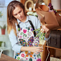 Miniatyrbillede 6 af 6: Britimes Forklæde til Hjemmekøkken Madlavning Bagning Havearbejde til Kvinder Mænd Med Lommer Blomstret Farverige Sommerfugle Blomster 81x71 cm