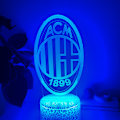 Miniatyrbilde 1 av 7: Qinwei 3D LED-illusjonslampe Milan Team 16 farger fjernkontroll  akryl nattlys barneromsdekorative lys --- Crack Seat