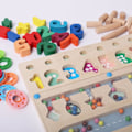 Pikkukuva 5 / 9: 3-in-1 Magneettinen Väri- ja Numerolabyrintti Lapsille, Puinen Montessori-lelu - Taaperon Puinen Numeropalapeli Laskutoimintaväline Värimuodon Lajittelu