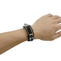 Pikkukuva 3 / 7: Metallista ja nahasta valmistettu kaksoissoljilla kudottu ranneke Fitbit Alta/ Alta HR -kellolle, musta-L
