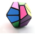 Pikkukuva 3 / 6: 2-kerroksinen 2x2 Megaminx Kuutio Tarra 2×2 Viisikulmainen Dodekaedri Nopeus Kuutio Puzzle Lelut Aivot Teaserit