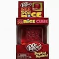 Schylling Nice Cube sensorisk fidget-leke, stresslindrende klemmeblokk, Cola Red Square-design, alder 3 og oppover Cola red square