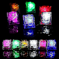 Miniatyrbilde 5 av 5: Lysende LED-iskuber (12)