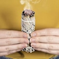 Pikkukuva 2 / 5: Valkoisen salvian kimput, 10 cm:n salviasavukkeet kodin puhdistukseen, suitsukkeeksi, meditaatioon ja rituaaleihin