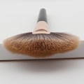 Miniatyrbillede 4 af 4: Viftebørste, blød og professionel makeupbørste / highlighterbørste