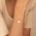Miniatyrbillede 5 af 6: A-Z Guld Initial Armbånd til Kvinder Trendy - Fint 42K Guldbelagt Lagdelt Perlebogstav Initial Armbånd Personligt Disk Monogram Armbånd