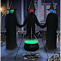 Pikkukuva 2 / 5: Halloweenin suuri noitakeitto kolmijalalla ja valoilla