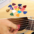 Miniatyrbild 5 av 5: Gitarrplektrum 24 st plektrum gitarr bas celluloid stil hjärta plektrum 4 tjocklekar 0,5 mm 0,75 mm 1 mm 1,2 mm