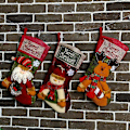 Miniatyrbild 5 av 5: 3 st julstrumpor tomte, snögubbe, ren julkaraktär för semesterjuldekorationer