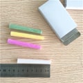Miniatyrbild 4 av 4: Tio lådor färgade kritor med sudd, 4-pack (1 förpackning), Multi A